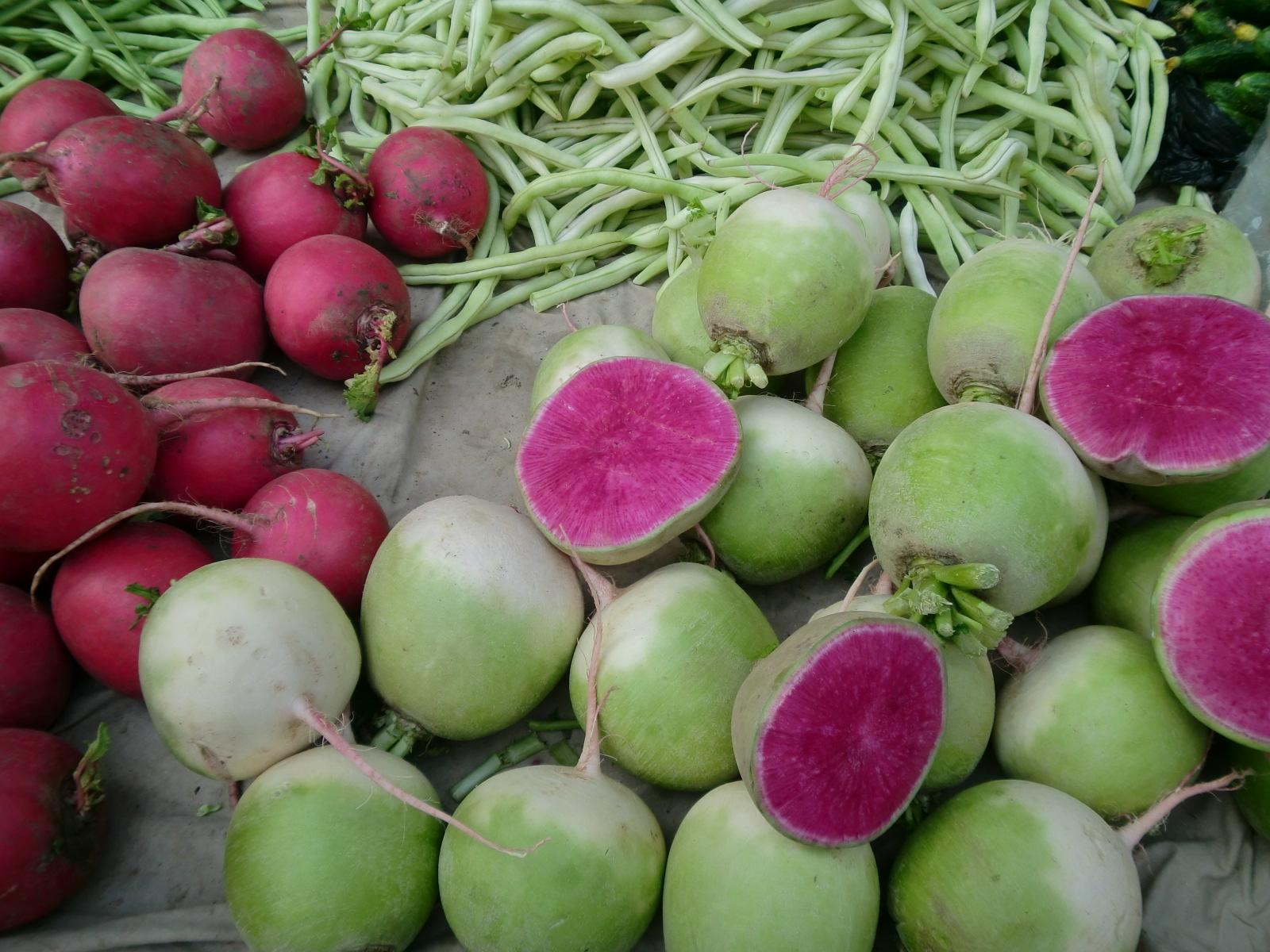 �����2��ނ̑卪�ł��B�ʕ��̗��ɕ����Ȃ��Â������邻���ł��B���s�ň������i�̓����S�A�~�J���A���u�h�E�A�U�N���Ȃǉʕ��̎�ނ��L�x�ł��B